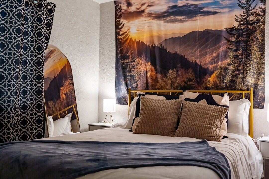 140 4th St in Fairview, OR - Building Photo