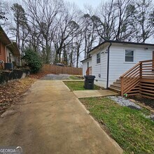 2680 Acadia St in East Point, GA - Building Photo - Building Photo