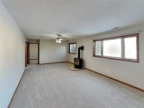8009 Delano Way in Inver Grove Heights, MN - Building Photo - Building Photo