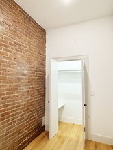 208 Lexington St, Unit 1 in Boston, MA - Building Photo - Building Photo