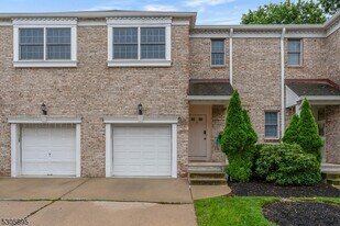 5 Hidden Pond Ct, Unit 2632-305 in Raritan, NJ - Building Photo