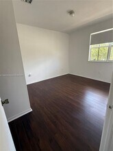 906 SW 143rd Ave in Pembroke Pines, FL - Building Photo - Building Photo