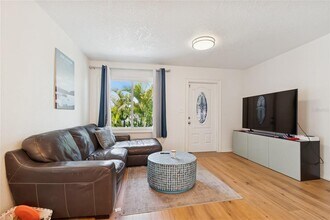 7631 18th Way N in St. Petersburg, FL - Building Photo - Building Photo