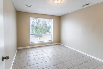 Medical Center Apartments in Memphis, TN - Building Photo - Interior Photo