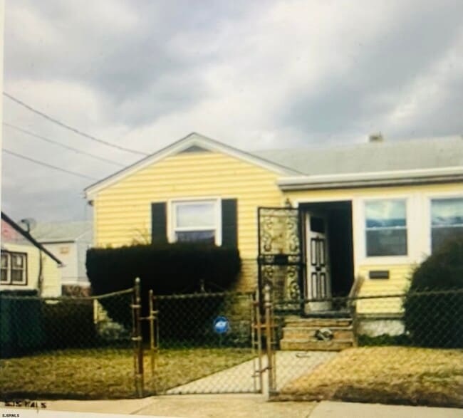property at 1145 N Michigan Ave