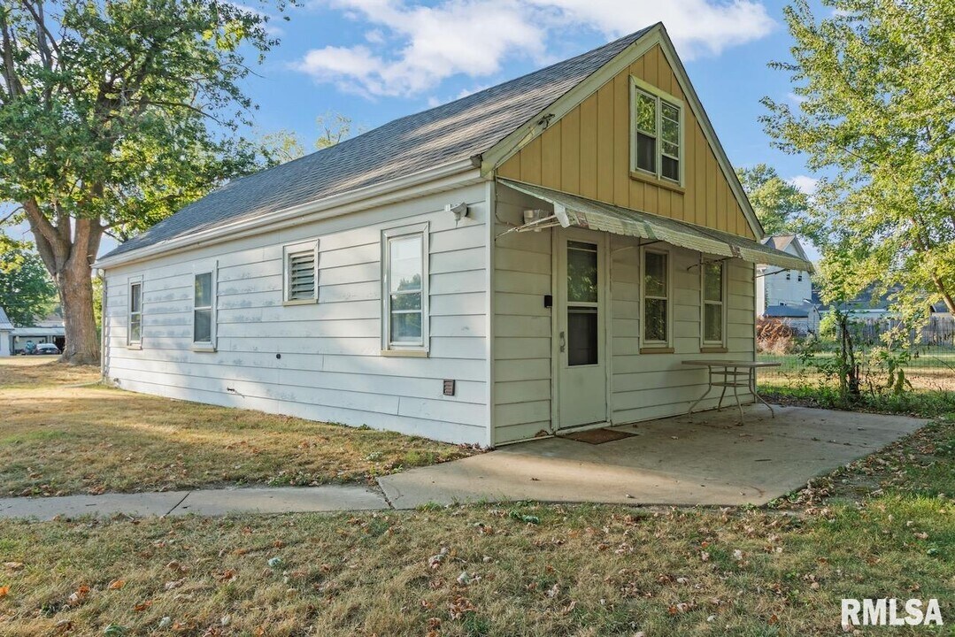 4208 S Lafayette Ave in Bartonville, IL - Building Photo