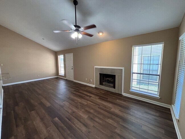2422-2424 Sherry St in Arlington, TX - Building Photo - Building Photo