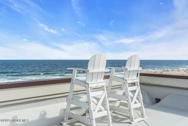 1302 Ocean Ave N in Belmar, NJ - Foto de edificio - Building Photo