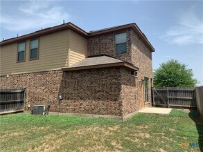 201 Anne Louise Dr in New Braunfels, TX - Building Photo - Building Photo