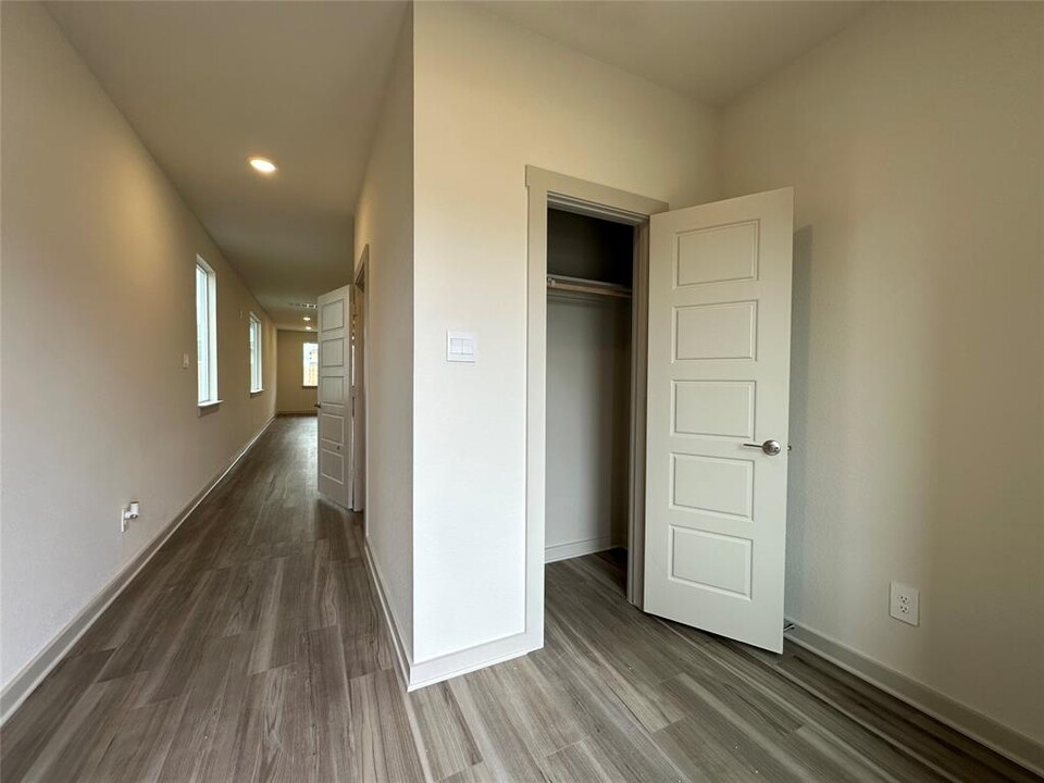 1320 Plymouth St in San Marcos, TX - Building Photo