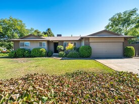 1201 Echo Rd in Redding, CA - Building Photo