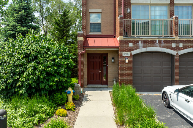 The Atrium Condominiums in Elmhurst, IL - Building Photo - Building Photo