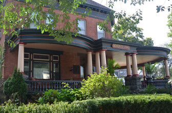 Alexander House in Saratoga Springs, NY - Building Photo - Building Photo
