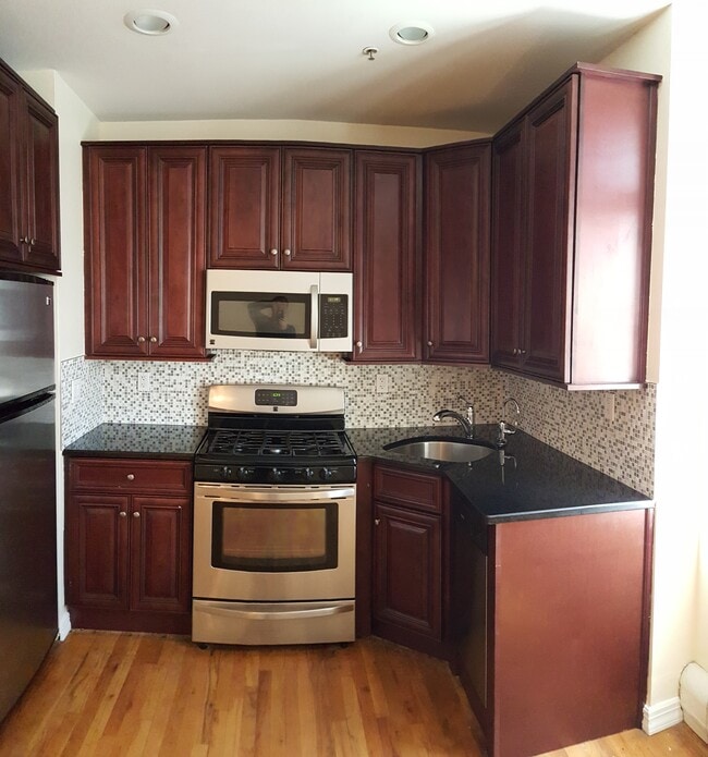 601 Monroe St in Hoboken, NJ - Building Photo - Building Photo