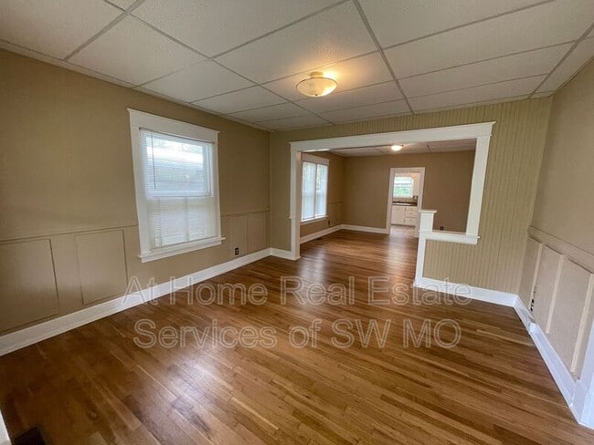 1104 S Oak Park Dr in Springfield, MO - Building Photo - Building Photo