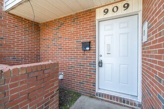 909 E Liberty St in Norfolk, VA - Foto de edificio - Building Photo