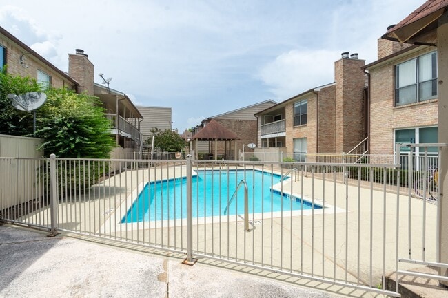 property at 2110 Wilcrest Dr