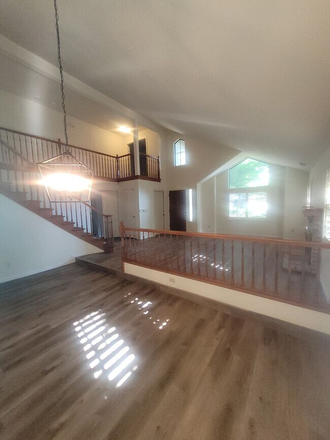 2082 University Park Dr in Sacramento, CA - Building Photo - Building Photo