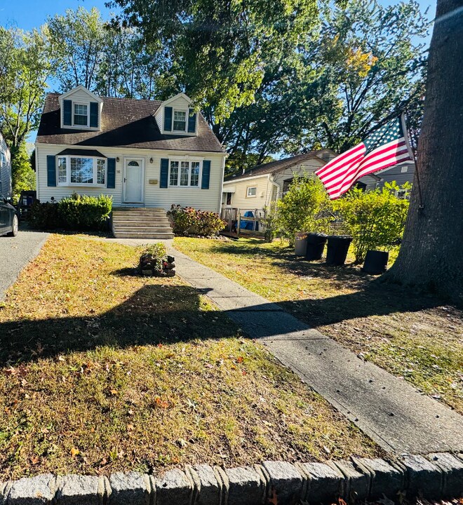 16 Caldwell Rd in Parsippany Troy Hills, NJ - Building Photo