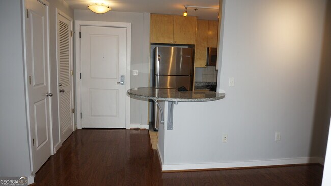 3338 Peachtree St NE-Unit -1804 in Atlanta, GA - Building Photo - Building Photo