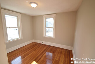 222 Fellsway W, Unit 1 in Medford, MA - Foto de edificio - Building Photo