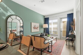 1950 Winrock Blvd in Houston, TX - Building Photo - Building Photo