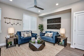 Creekline Townhomes in Denver, CO - Building Photo - Building Photo