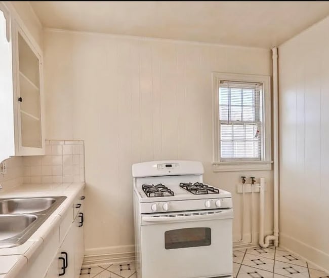 2810 Cleburne St in Houston, TX - Building Photo - Building Photo