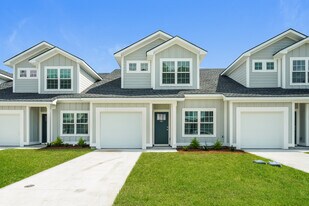 1117 Walker Point Way in Brunswick, GA - Building Photo