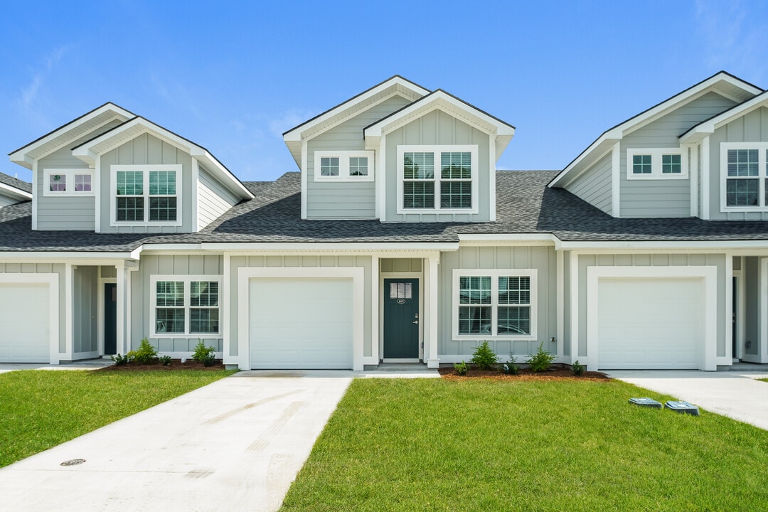 1117 Walker Point Way in Brunswick, GA - Building Photo