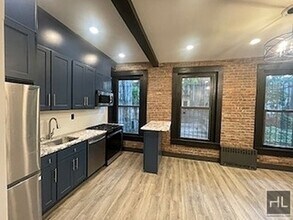 370 Miller Ave in Brooklyn, NY - Building Photo - Building Photo