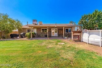 716 E Hackamore St in Mesa, AZ - Foto de edificio - Building Photo