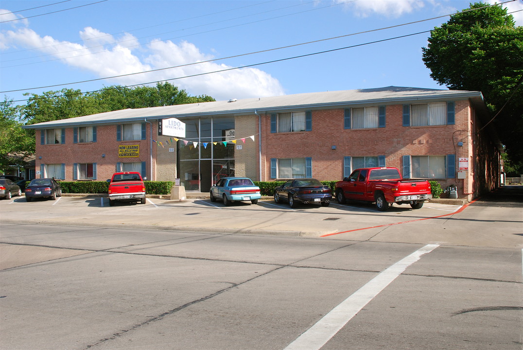 Lido in Irving, TX - Building Photo