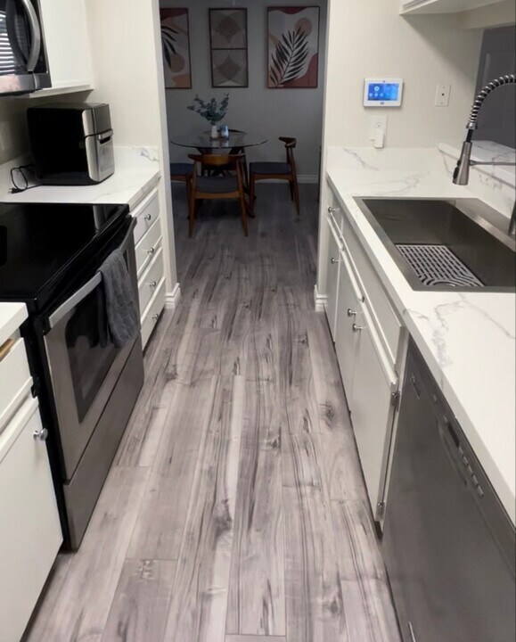 10655 Lemon Ave in Rancho Cucamonga, CA - Foto de edificio