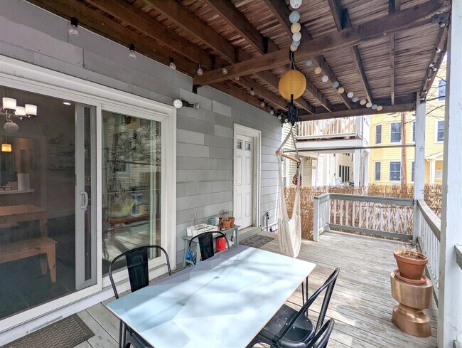 392 Washington St, Unit 1 in Somerville, MA - Building Photo - Building Photo