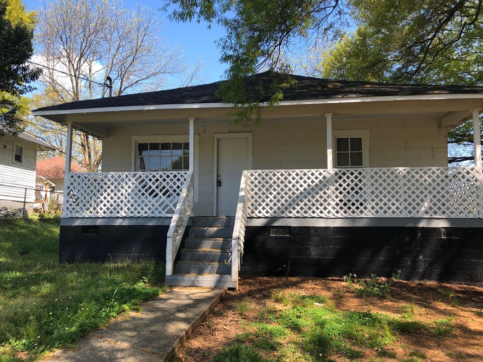 904 W 6th Ave in Gastonia, NC - Building Photo