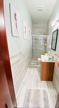 4428 Chestnut St, Unit 2nd Floor Front in Philadelphia, PA - Foto de edificio - Building Photo