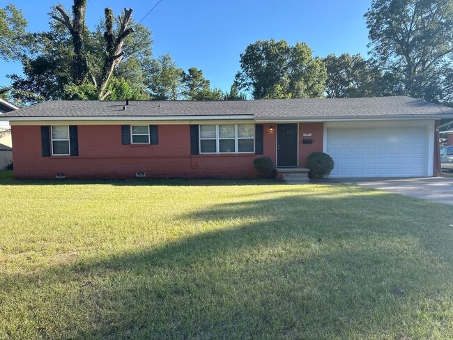 1505 Pettit Dr