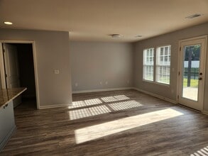 247 Grv Pk Lp in Murrells Inlet, SC - Foto de edificio - Building Photo