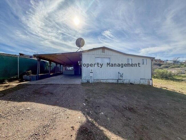 17401 E Meadow Ln in Mayer, AZ - Building Photo - Building Photo