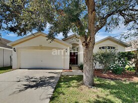 6726 Cambridge Park Dr in Apollo Beach, FL - Building Photo