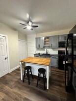 6624 Jackson St in Philadelphia, PA - Building Photo