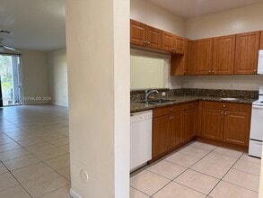 8246 SW 27th St in Miramar, FL - Building Photo - Building Photo