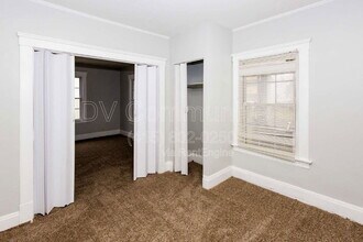 9903 Sladden Ave in Garfield Heights, OH - Foto de edificio - Building Photo