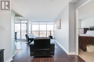 25-1625 Capreol Ct in Toronto, ON - Building Photo - Building Photo