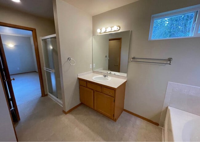 13002 73rd Ave Ct E in Puyallup, WA - Building Photo - Building Photo