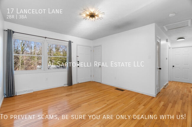 17 Lancelot Ln in Asheville, NC - Building Photo - Building Photo