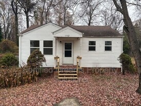 1702 J Ave in Greensboro, NC - Building Photo