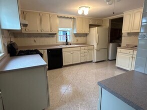 175 Maple St in Malden, MA - Building Photo - Building Photo