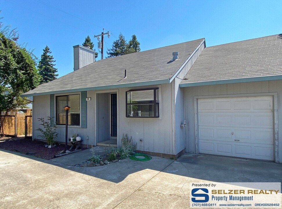 26 Monroe St-Unit -28 #B in Willits, CA - Building Photo